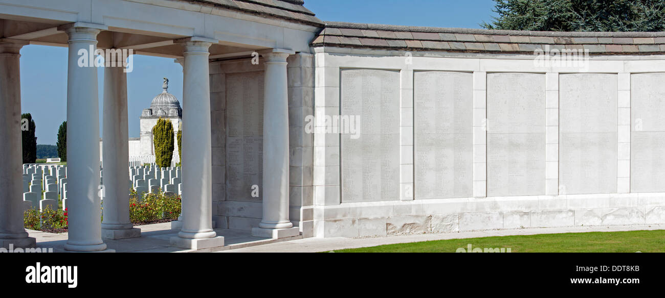 Tyne Cot Memorial auf die fehlende Commonwealth War Graves Commission Begräbnisstätte für ersten Weltkrieg britische Soldaten Stockfoto
