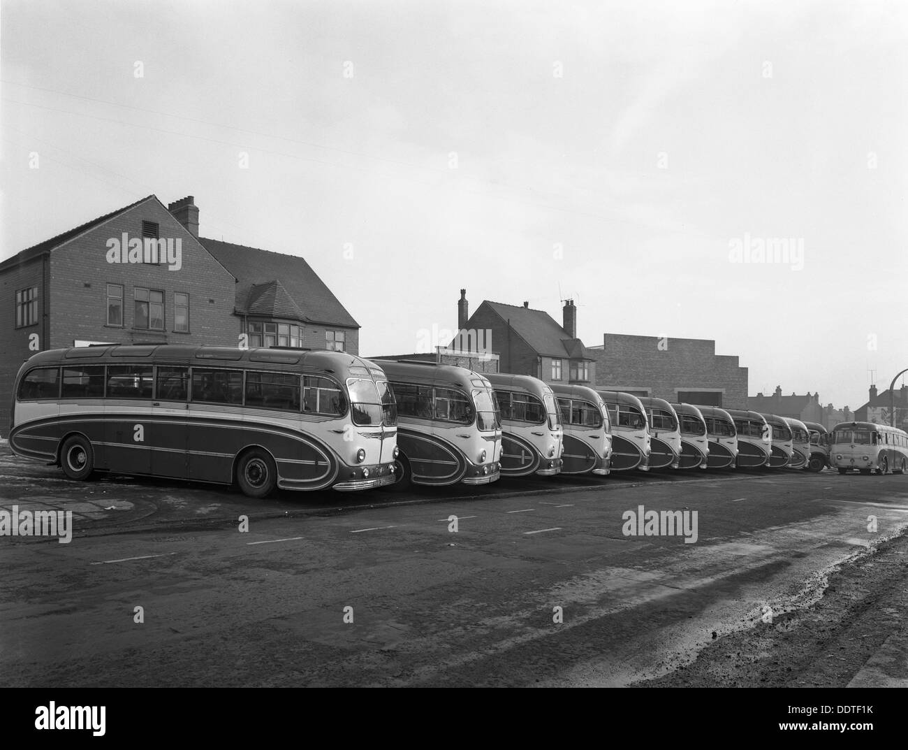 Flotte von AEC-Regal Mk4s gehörenden Philipson Coaches, Goldthorpe, South Yorkshire, 1963. Künstler: Michael Walters Stockfoto