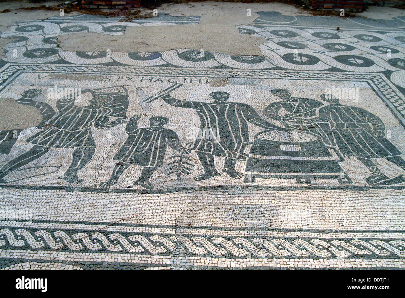 Schwarze und weiße Bodenmosaik Korn Measurers, Ostia Antica, Italien. Künstler: Samuel Magál Stockfoto