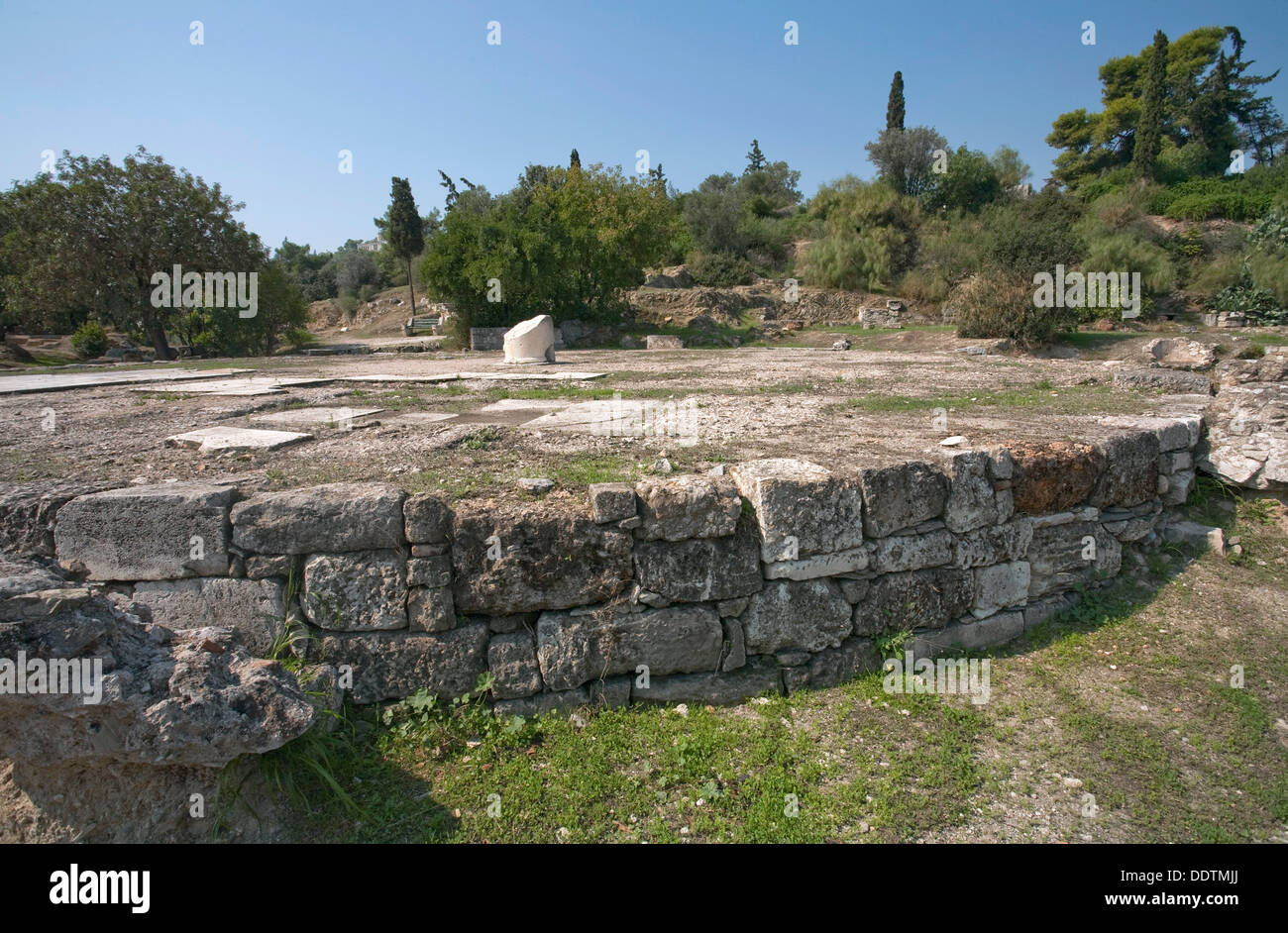 Die Tholos (Skias) in der griechischen Agora von Athen. Künstler: Samuel Magál Stockfoto