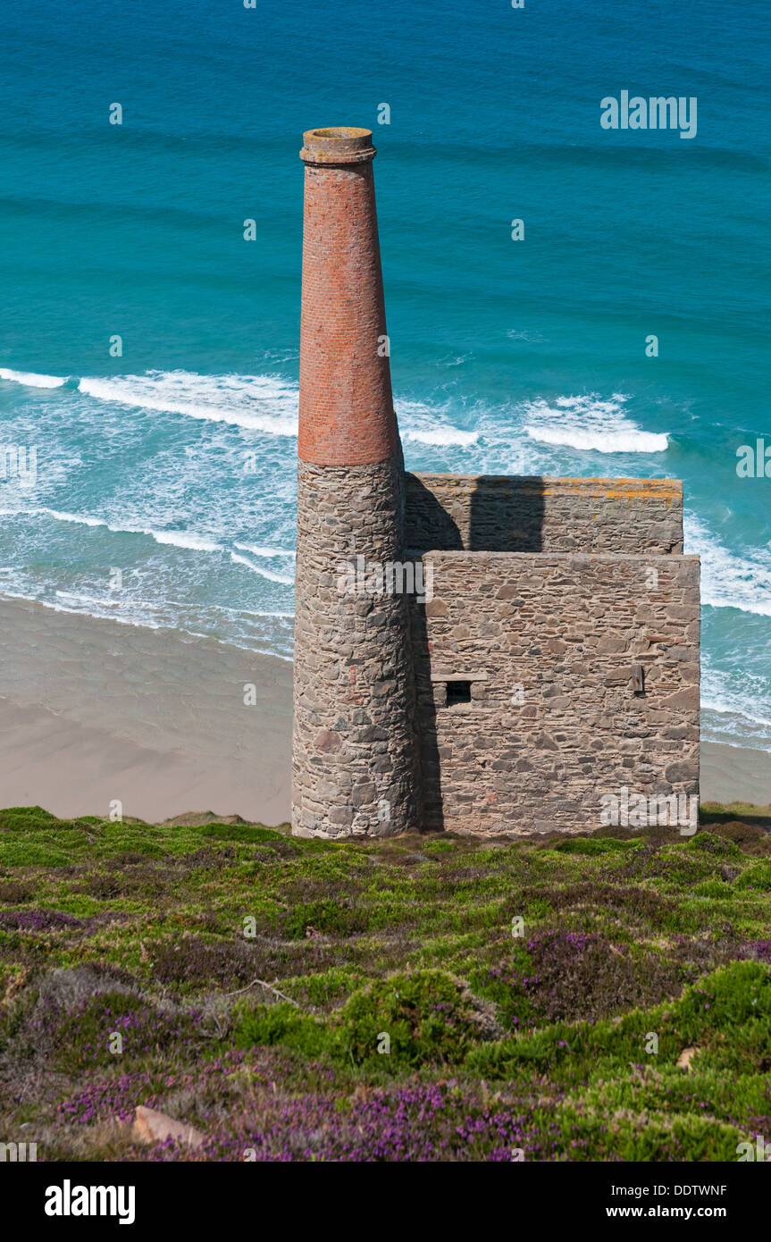 England, Cornwall, St. Agnes, Wheal Coates Tin Mine, Gebäude stammen aus den 1870er Jahren, Towanroath Welle Pumpen Maschinenhaus Stockfoto