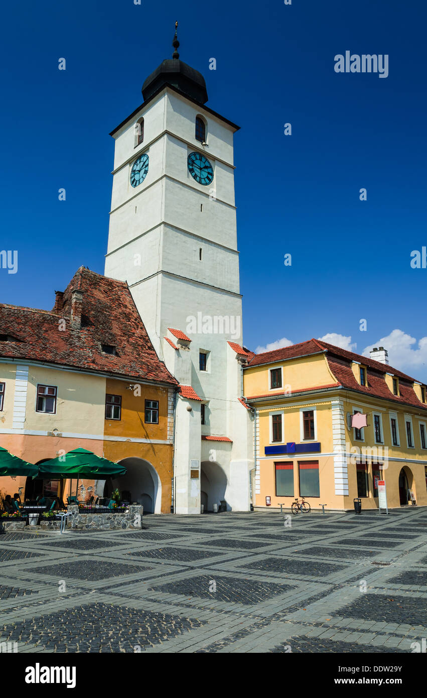 Rat-Turm, erbaut im 13. Jahrhundert platziert im großen Ring. Sibiu, Siebenbürgen, Rumänien. Stockfoto