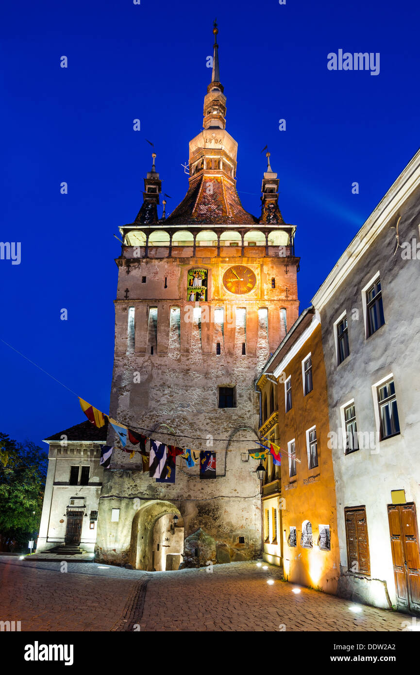 Uhrturm wurde gebaut, um das Haupttor der mittelalterlichen Stadt Sighisoara/Schäßburg zu schützen. Siebenbürgen, Rumänien Stockfoto