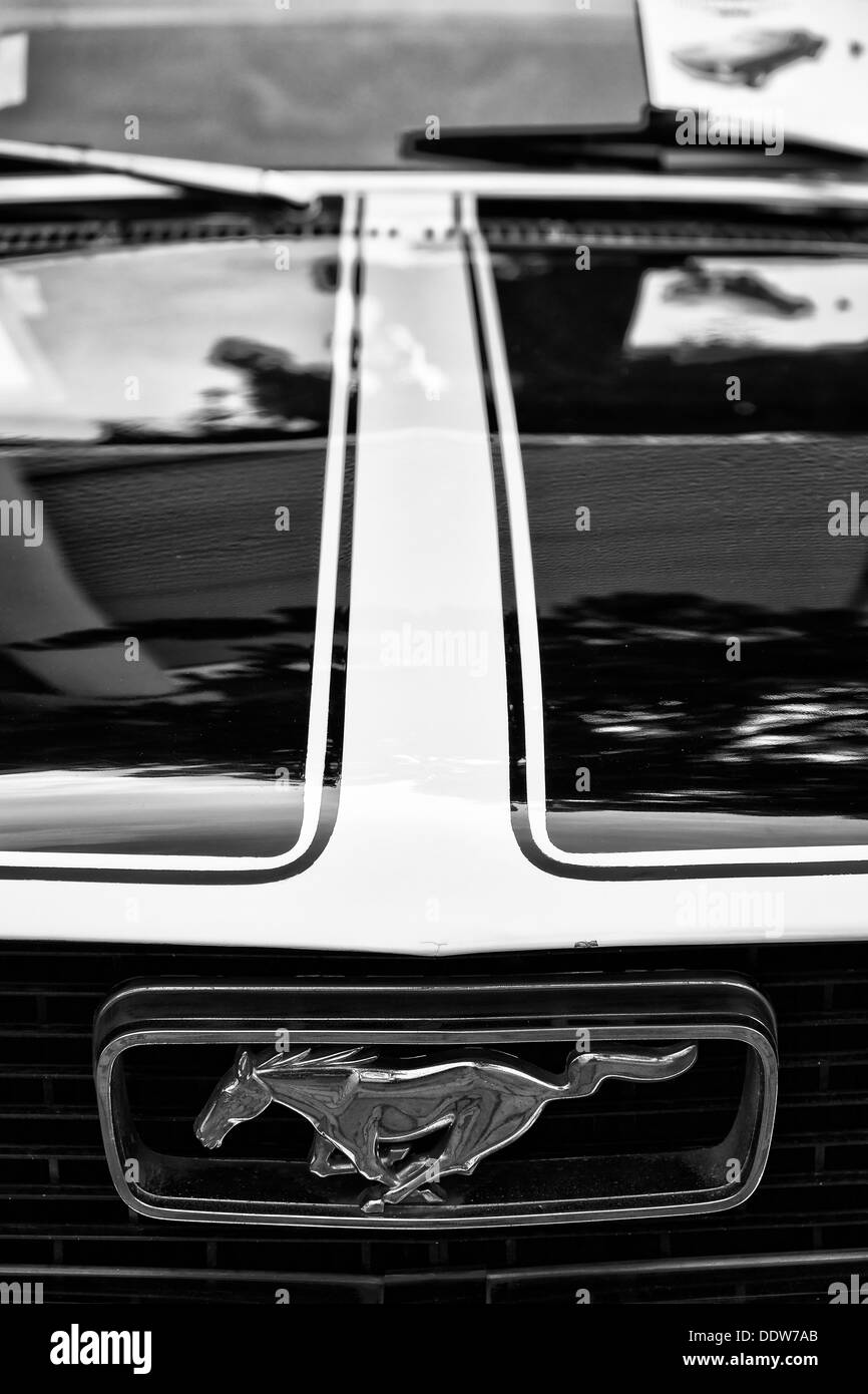 2024 Ford Mustang Emblem Kühlergrill - Running Pony - Schwarz