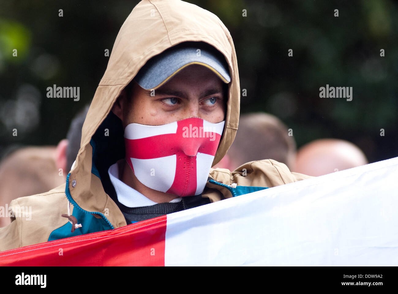London, UK. 7. September 2013. ein EDL-Anhänger nimmt den Protest gegen was sie, wie der Einfluss des Islam im Bereich Tower Hamlets sehen. Bildnachweis: Piero Cruciatti/Alamy Live-Nachrichten Stockfoto