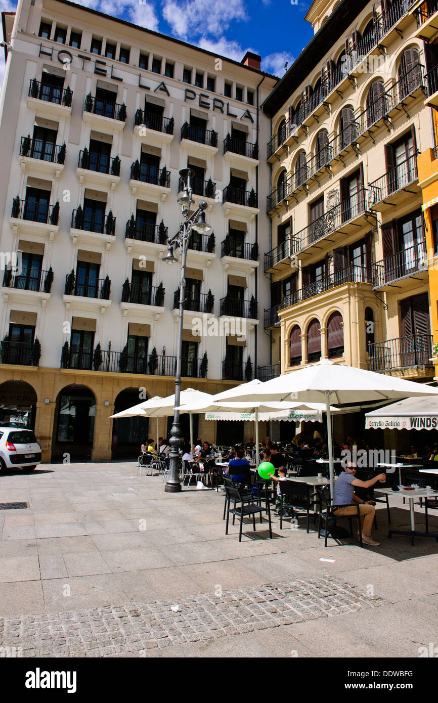 Modische Restaurants, Cafés, Tapas-Bars in Plaza del Castillo, Pamplona, Iruña, Navarra, Spanien Stockfoto