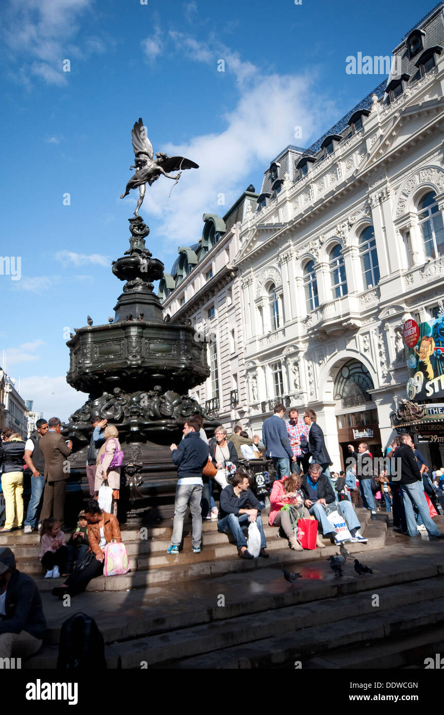 England, London, Piccadilly Circus, Shaftesbury-Gedenkbrunnen Eros-Statue von Sir Alfred Gilbert Stockfoto