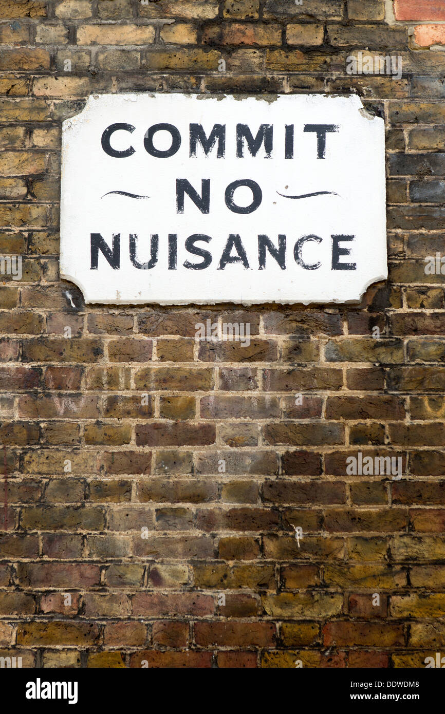 Kein Ärgernis viktorianischen Schild, Doyce Street, Southwark, London zu begehen Stockfoto