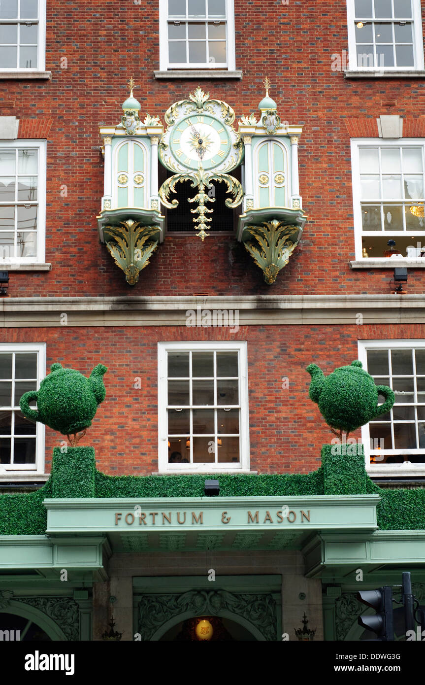 England, London, Piccadilly, Fortnum & Mason, traditionelle Feinkost-Kaufhaus Stockfoto