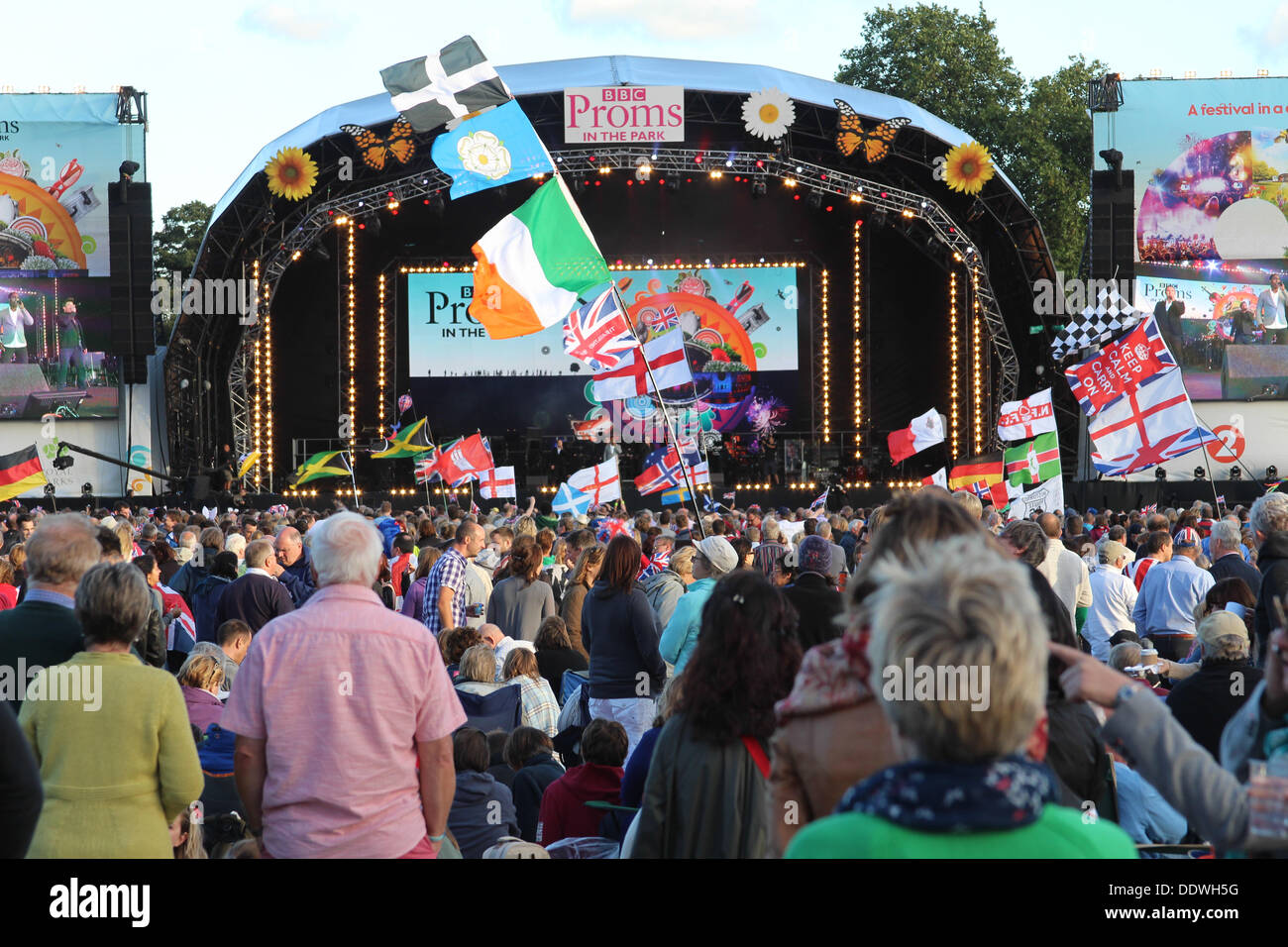 London, UK. 07. Sep, 2013. Britische pop-Legende Bryan Ferry leitet eine spektakuläre Line-up einschließlich der weltberühmte Tenor Joseph Calleja mit Proms in der Park-Favoriten BBC Concert Orchestra unter der Leitung von Richard Balcombe Credit: Ashok Saxena/Alamy Live News Stockfoto