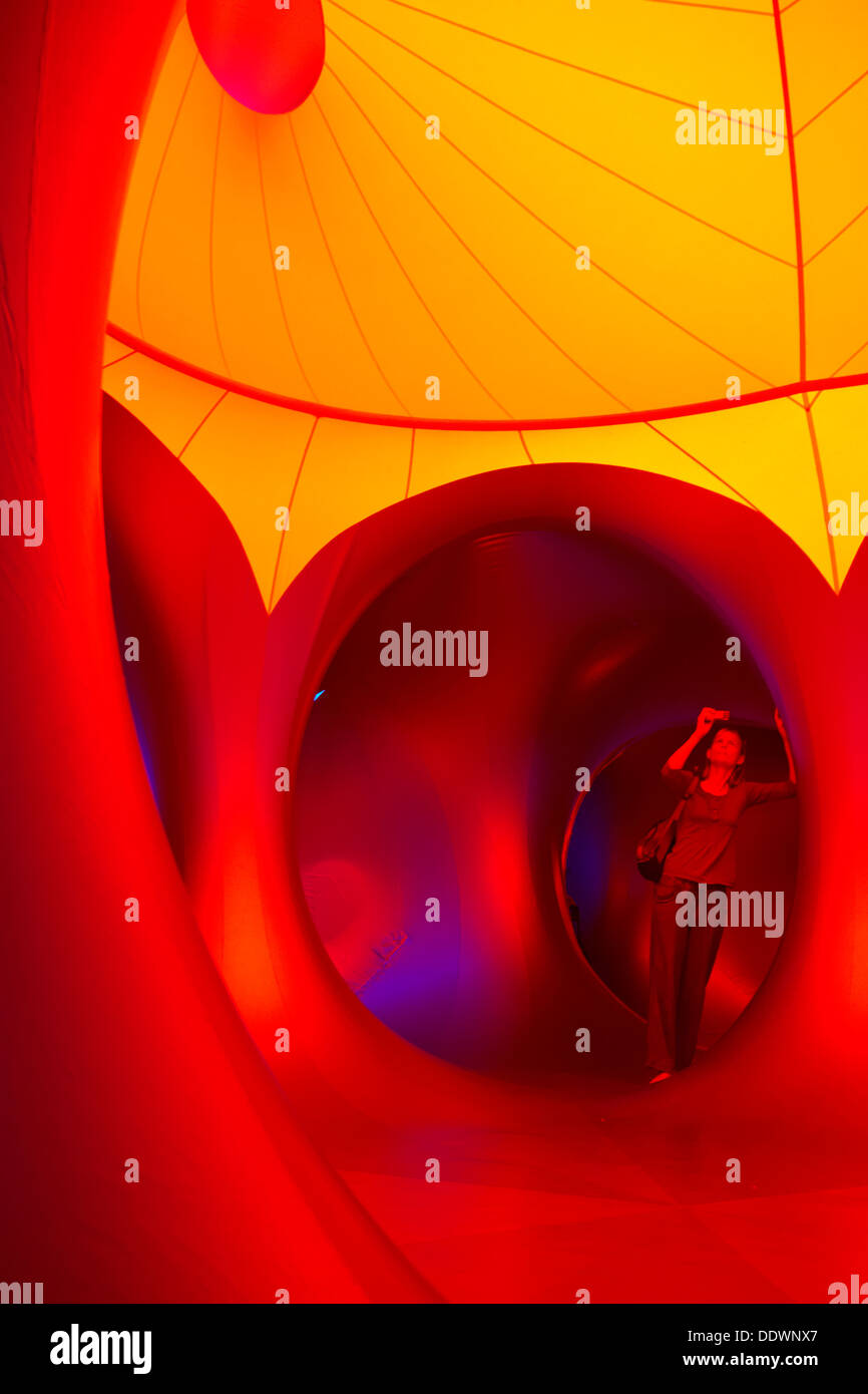 Im Amococo Luminarium in Bournemouth, Dorset UK im September Stockfoto