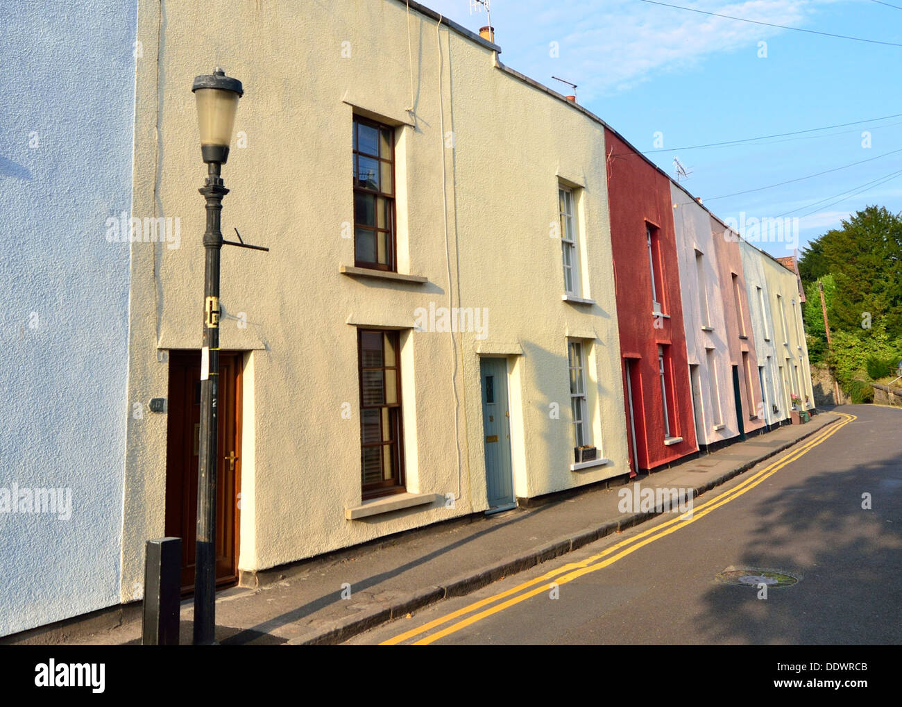 Bunte Reihenhaus Häuser, Bristol England UK, Westbury Dorf Stockfoto