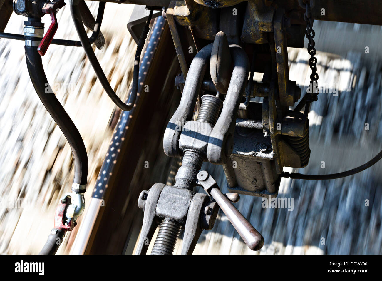 Waggon Kupplung auf beweglichen Zug, obere Bayern Chiemgau Stockfoto