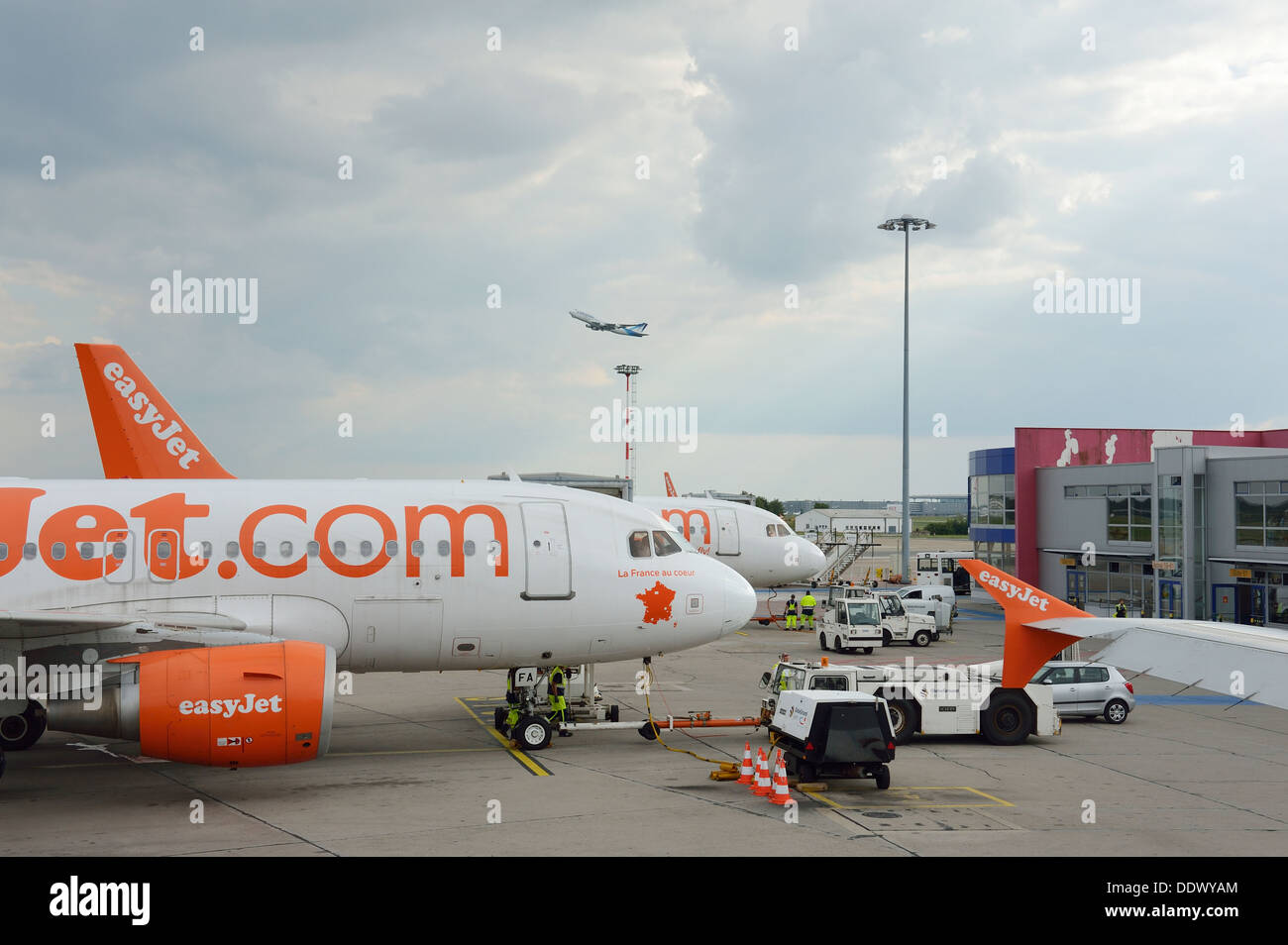 Flughafen Berlin Schönefeld Parken Easyjet www.alamy.de