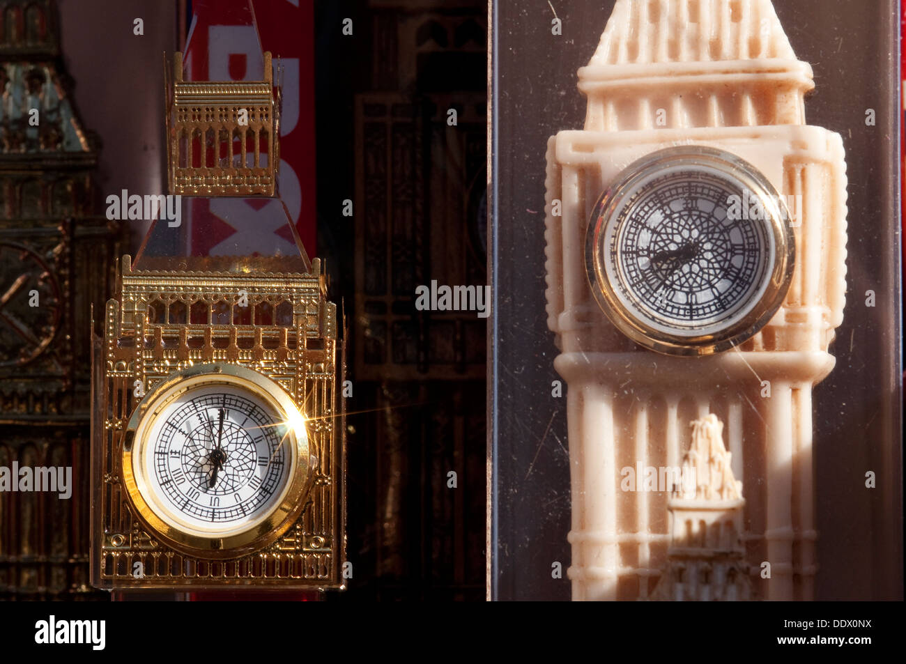 England, London, Souvenirs zum Verkauf, Big Ben Stockfoto