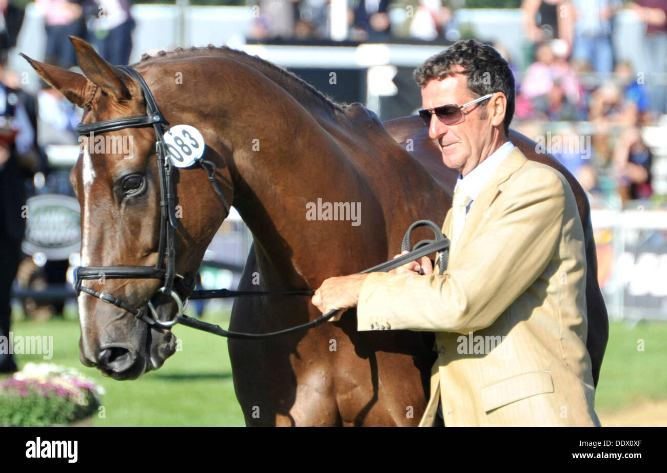 Stamford, UK. 08. Sep, 2013. Mark Todd (NZL) mit Oloa tagsüber 5 Burghley Horse Trials von Burghley House in Lincolnshire. Endkontrolle. Bildnachweis: Aktion Plus Sport/Alamy Live-Nachrichten Stockfoto