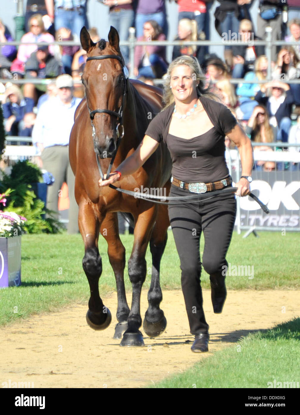 Stamford, UK. 08. Sep, 2013. Olympia 2012 GB Teamfahrer, Kristina Cook (GBR) mit De Novo Nachrichten tagsüber 5 Burghley Horse Trials von Burghley House in Lincolnshire. Endkontrolle. Bildnachweis: Aktion Plus Sport/Alamy Live-Nachrichten Stockfoto