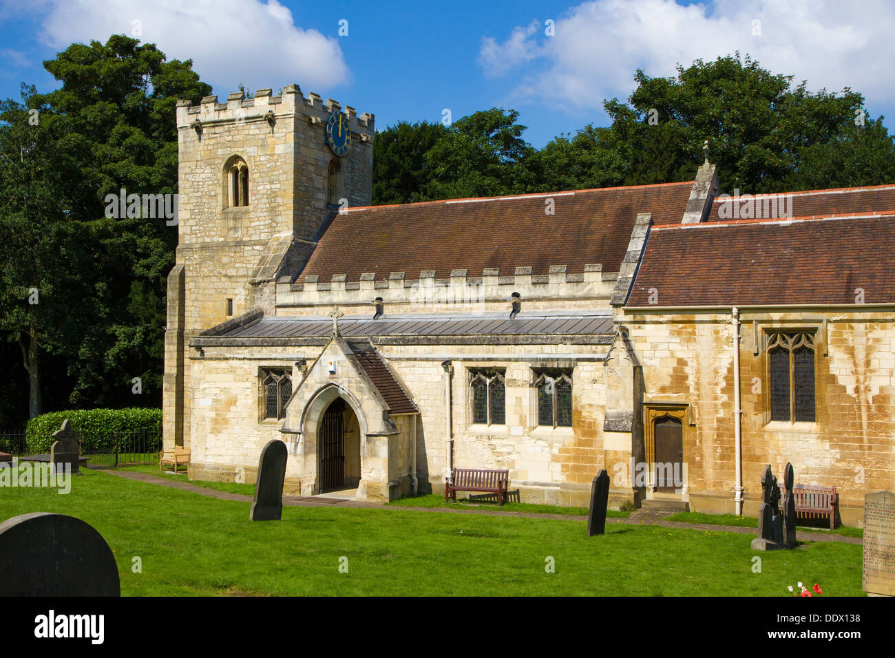 St. Michael und alle Engel-Kirche auf dem Gelände des Brodsworth Hall, Doncaster, South Yorkshire Stockfoto