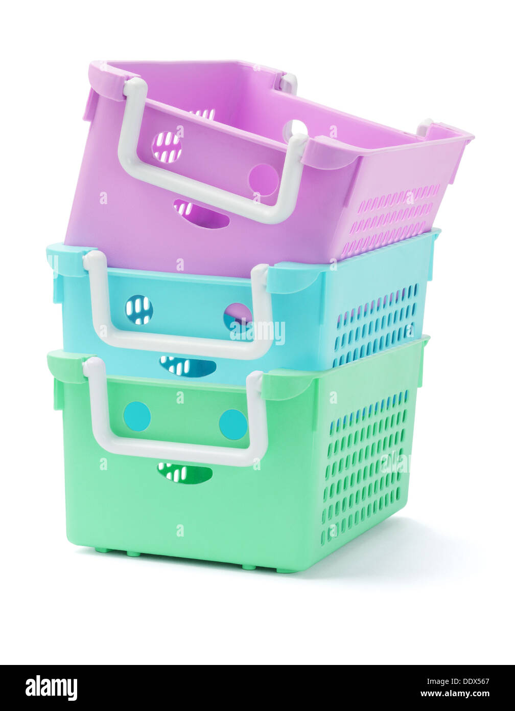 Stapel von drei Körbe aus Kunststoff auf weißem Hintergrund Stockfoto