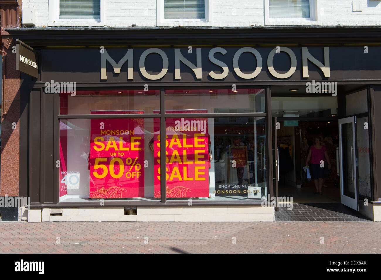 Außenseite des MONSUNS High Street Fashion-Store in hohen Stadt in Hereford Herefordshire England UK Stockfoto