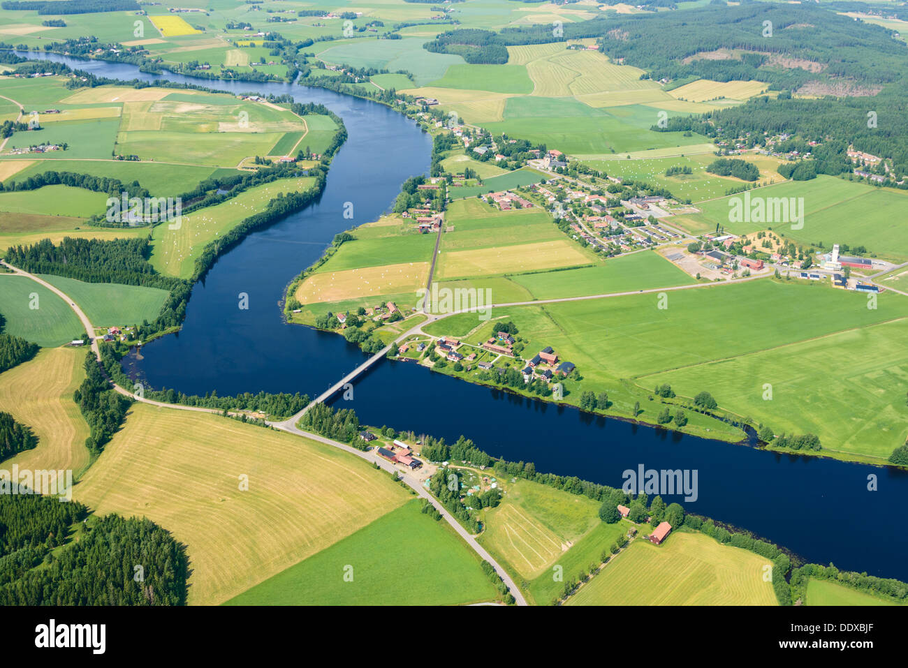 Luftaufnahme der Felder und dem Fluss Dalälven, Dalarna, Schweden Stockfoto