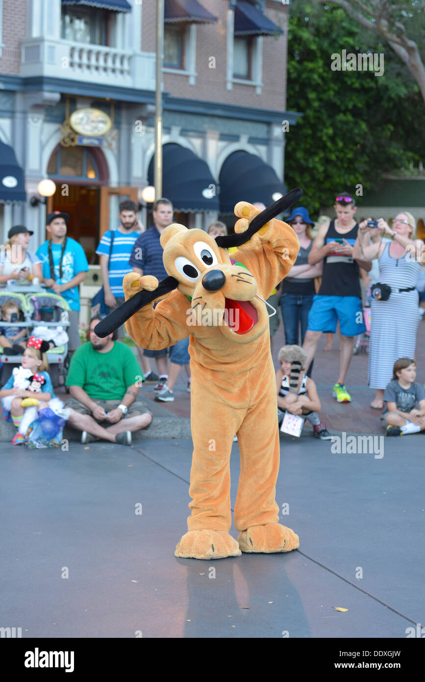 Pluto, Charakter, Disneyland Resort, Freizeitpark, Anaheim, Kalifornien Stockfoto