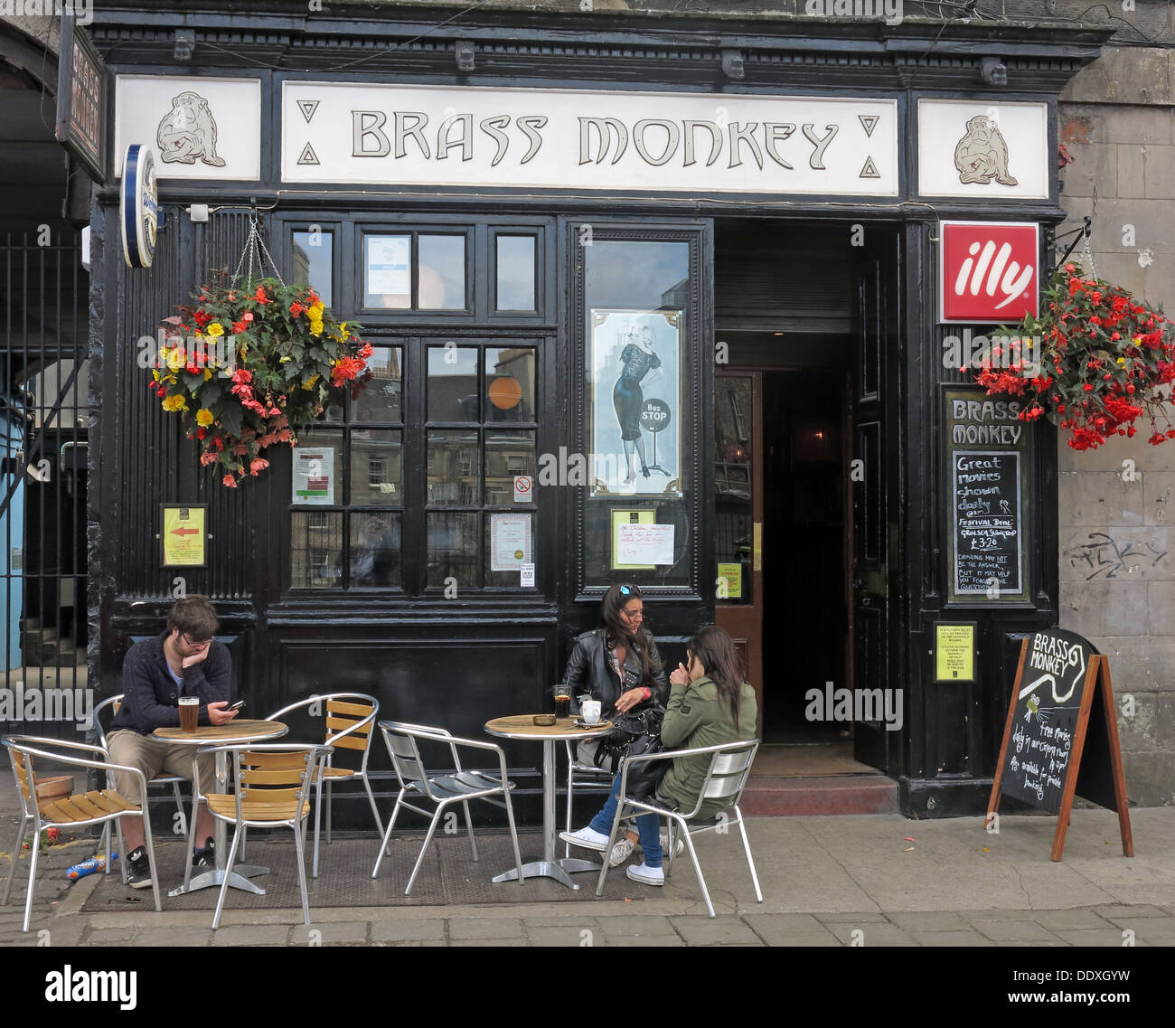 The Brass Monkey Pub, 14 Drummond St, Edinburgh, Lothian, Schottland, Großbritannien, EH8 9TU Stockfoto