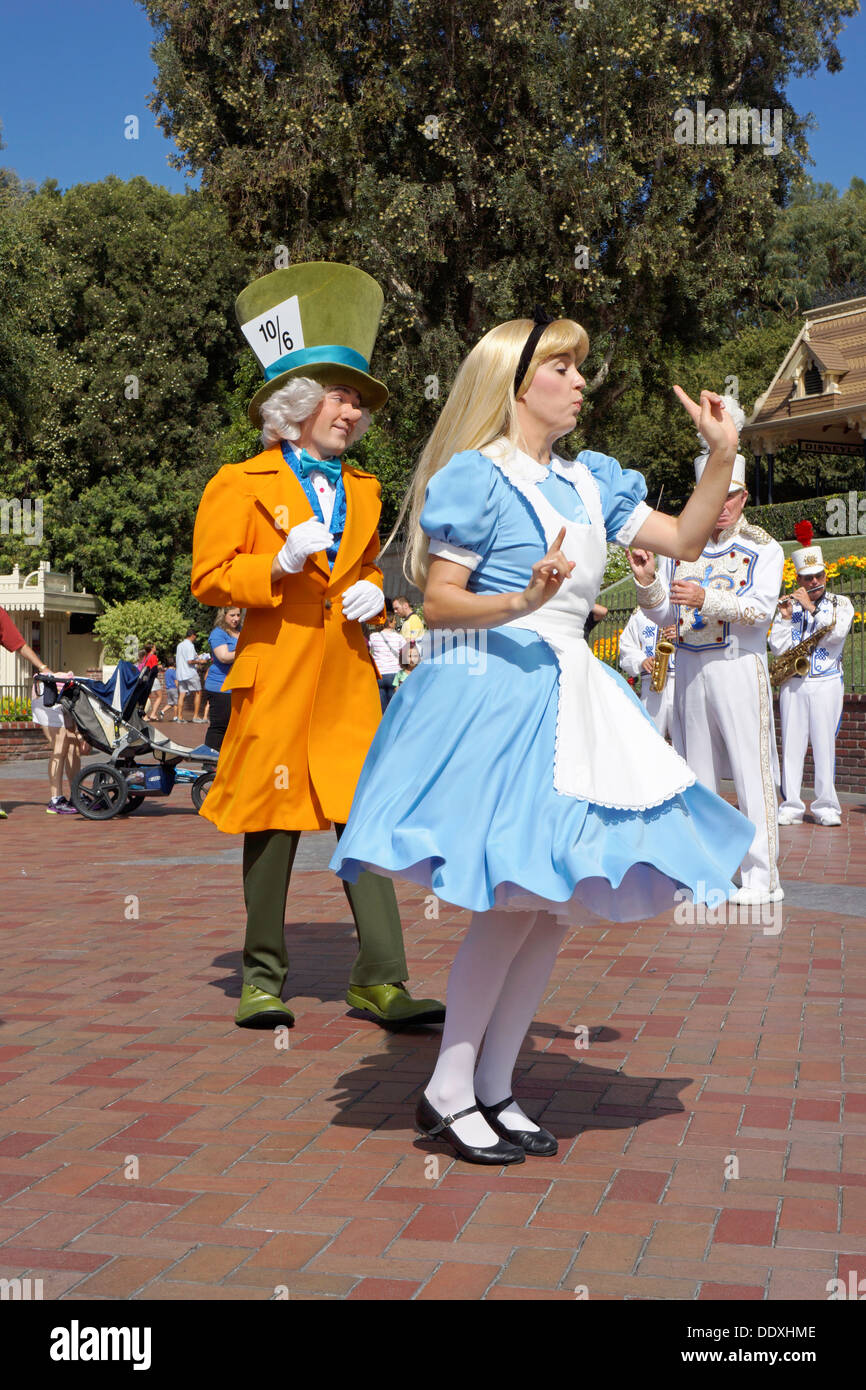 Disneyland Resort, Alice im Wunderland und Mad Hatter, Freizeitpark, Anaheim, Kalifornien Stockfoto