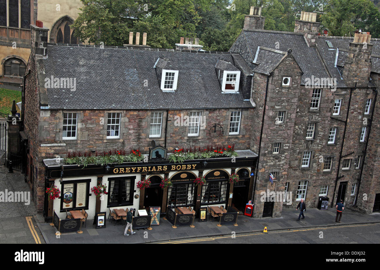 Auf Greyfriars Bobby Pub von oben, die Hauptstadt Edinburgh, Schottland Großbritannien Stockfoto