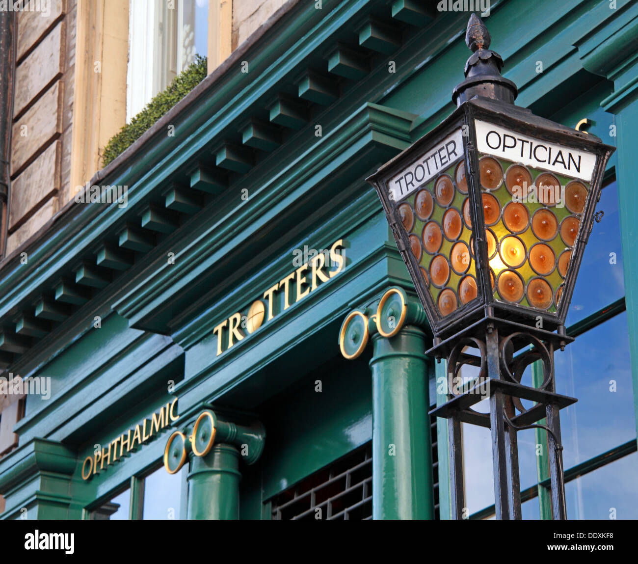 Traber Optiker, George St, neue Stadt, Edinburgh, Scotland, UK Stockfoto
