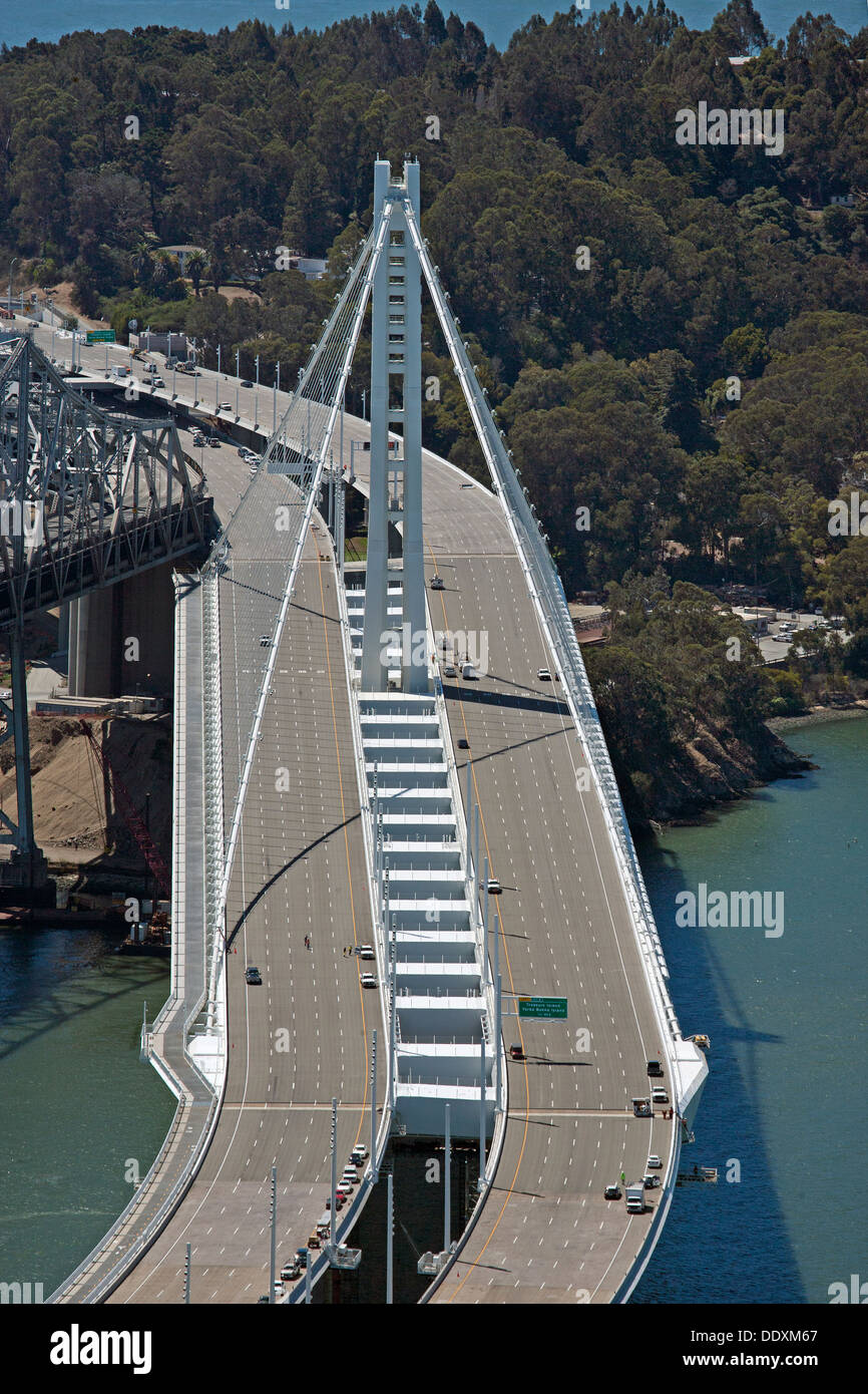 Luftaufnahme östlichen Span Turm San Francisco Oakland Bay Bridge Stockfoto