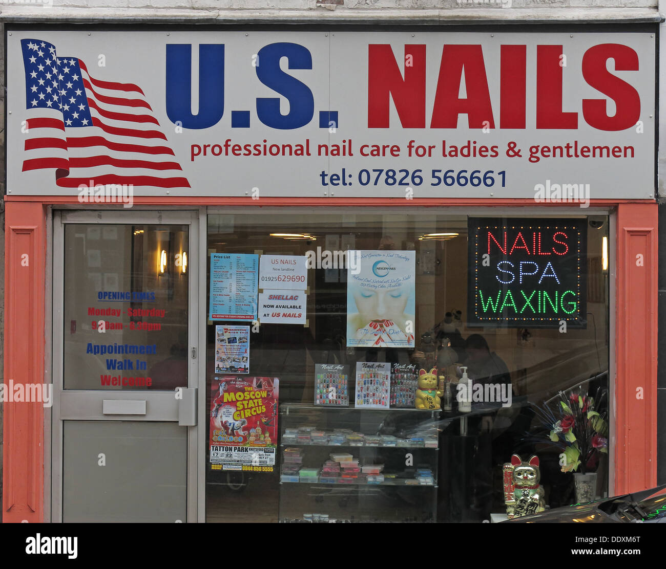 Unisex nails Shop für Männer und Frauen in Warrington, Cheshire England UK WA1 Stockfoto