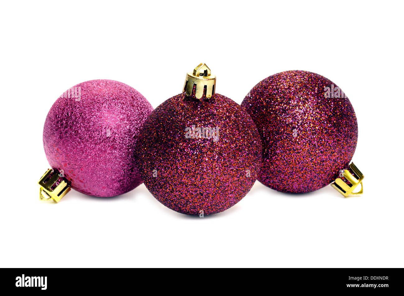 Weihnachtskugeln auf weißem Hintergrund Stockfoto