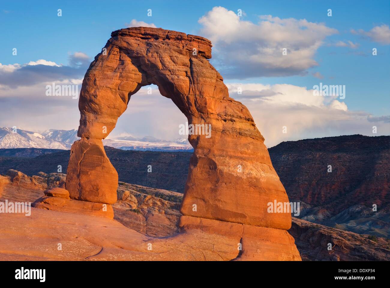 Round arch arches -Fotos und -Bildmaterial in hoher Auflösung – Alamy