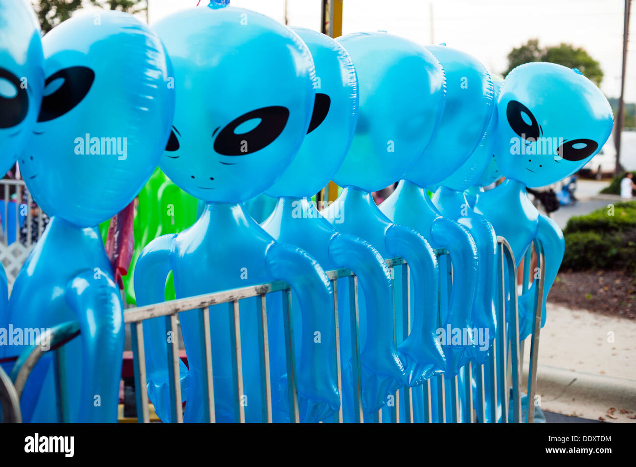 Karneval / Festival Spiel Preise, Ballon / Luft gefüllten Aliens Stockfoto
