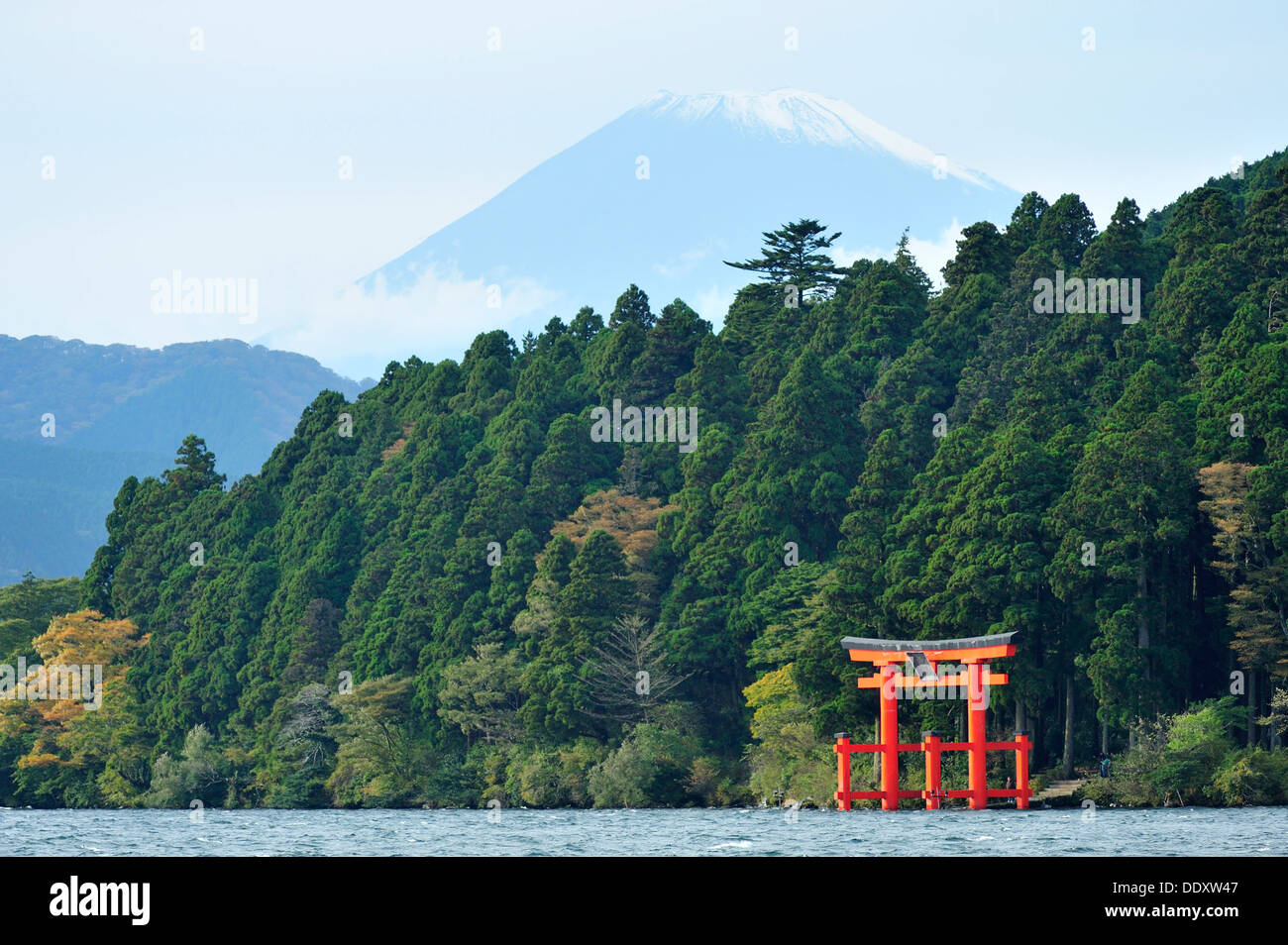 Fuji und See Ashi Stockfoto