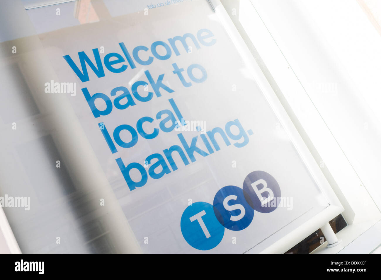 Aberystwyth, Großbritannien. 9. September 2013. Ein Zweig der TSB (Trustee Savings Bank) am ersten Tag von seiner neuen Inkarnation haben vom übergeordneten LloydsTSB als Bedingung für die Bank Bail-Out abgespalten wurde.   Terrace Road, Aberystwyth Wales UK, 9. September 2013 Bildnachweis: Keith Morris/Alamy Live-Nachrichten Stockfoto