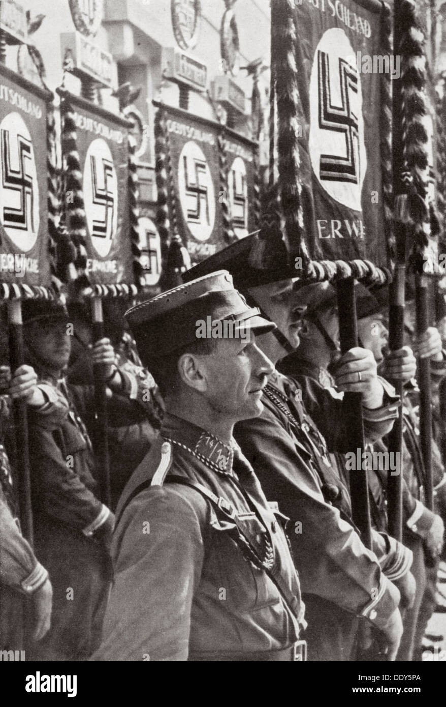 SA-Sturmtruppen auf Parade, Deutschland, c1929-1931. Künstler: unbekannt Stockfoto