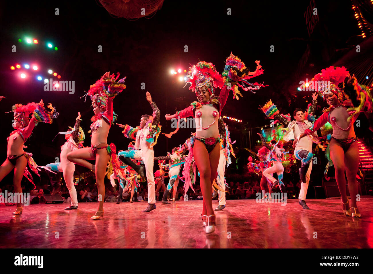 Tänzer der berühmte Nachtclub Tropicana Stockfoto