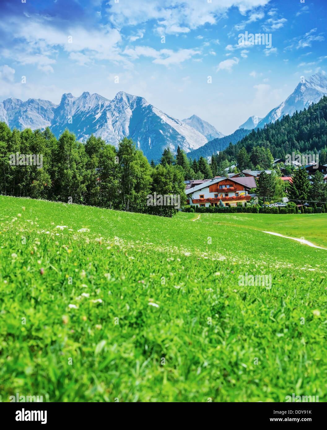 Schönen grünen Tal in die Berge, Seefeld, Stadt Österreichs, Alp, Wandern in Europa, malerische Landschaft Stockfoto