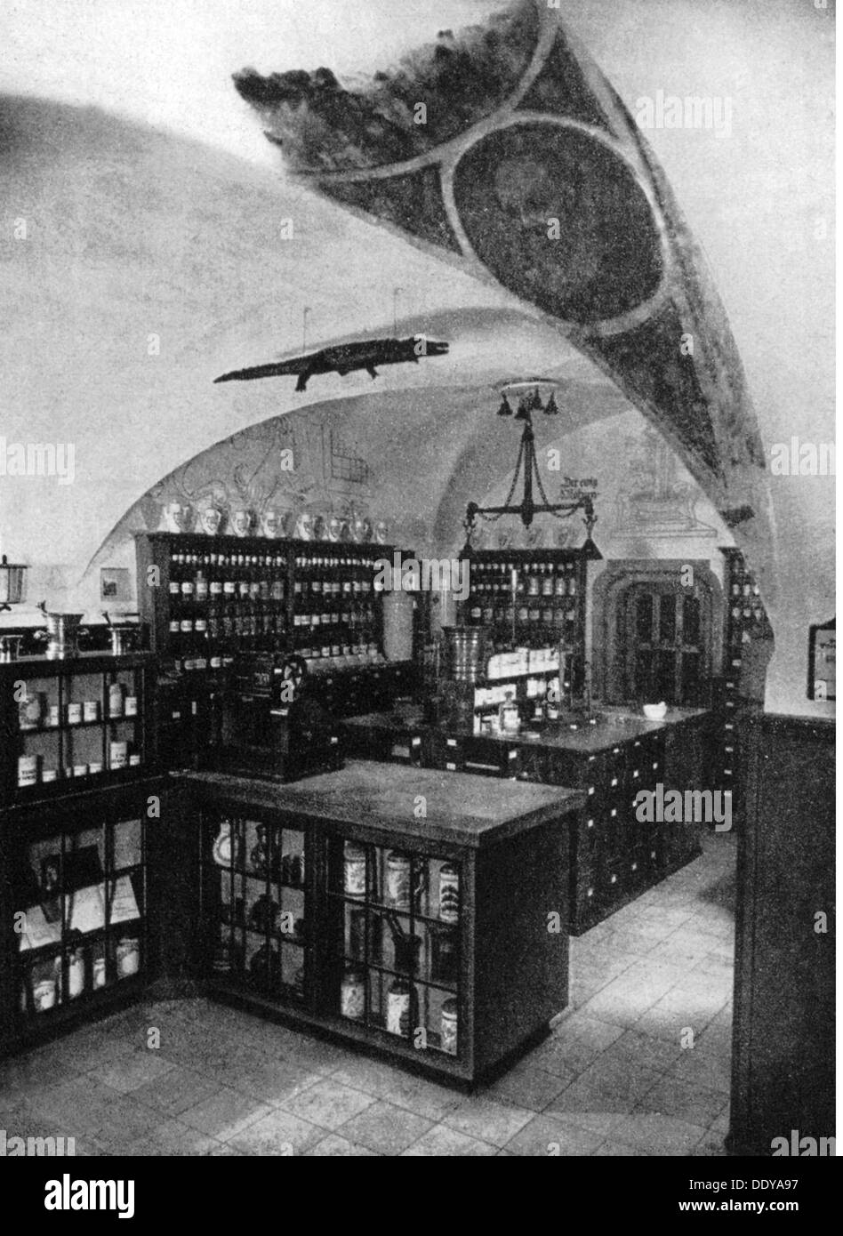 Medizin,Apotheke,Apotheke,Mohren-Apotheke,Bayreuth,nach Plänen von Michael Mebart(um 1573 - 1621),1610,Innenansicht,Spendergewölbe,um 1900,1.Jahrhundert,Geographie / Reisen,Deutschland,Bayern,Franken,Mohren - Apotheke,Mohrenapotheke,Architektur,Pharmazie,Pharmakologie,Herstellung,Arzneimittel,Arzneimittel,Freskenmalerei,Medikamente,Medikamente,Tabletten,Tableaus dem 20. Jahrhundert,Wandmalereien,Wandmalereien,Wandmalereien,Wandmalereien,Plastafeln,Wandmalereien,Wandmalereien,Wandmalereien,Wandmalereien,Wandmalereien,Plastitate,Wandmalereien,Wandmalereien,Wandmalereien,Plastitentafeln,Wandmalereien,Wandmalereien,Wandmalereien,Wandmalereien,Pla Stockfoto