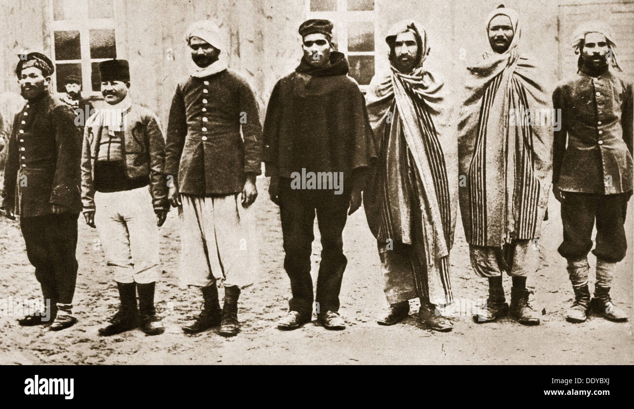 Erfassten französischen Kolonialsoldaten in einem deutschen Gefangenenlager, Weltkrieg, c1914-c1918. Künstler: unbekannt Stockfoto