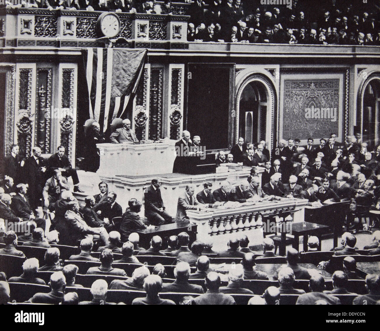 Präsident Wilson im Kongress den USA empfehlen geben Sie den Krieg gegen Deutschland, 1917. Künstler: unbekannt Stockfoto