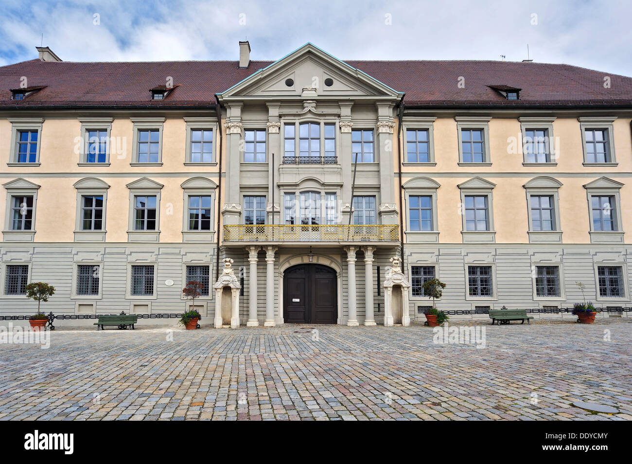 Ehemalige Residenz, nun das Bezirksamt, Residenzplatz quadratisch, Eichstätt, Bayern Stockfoto