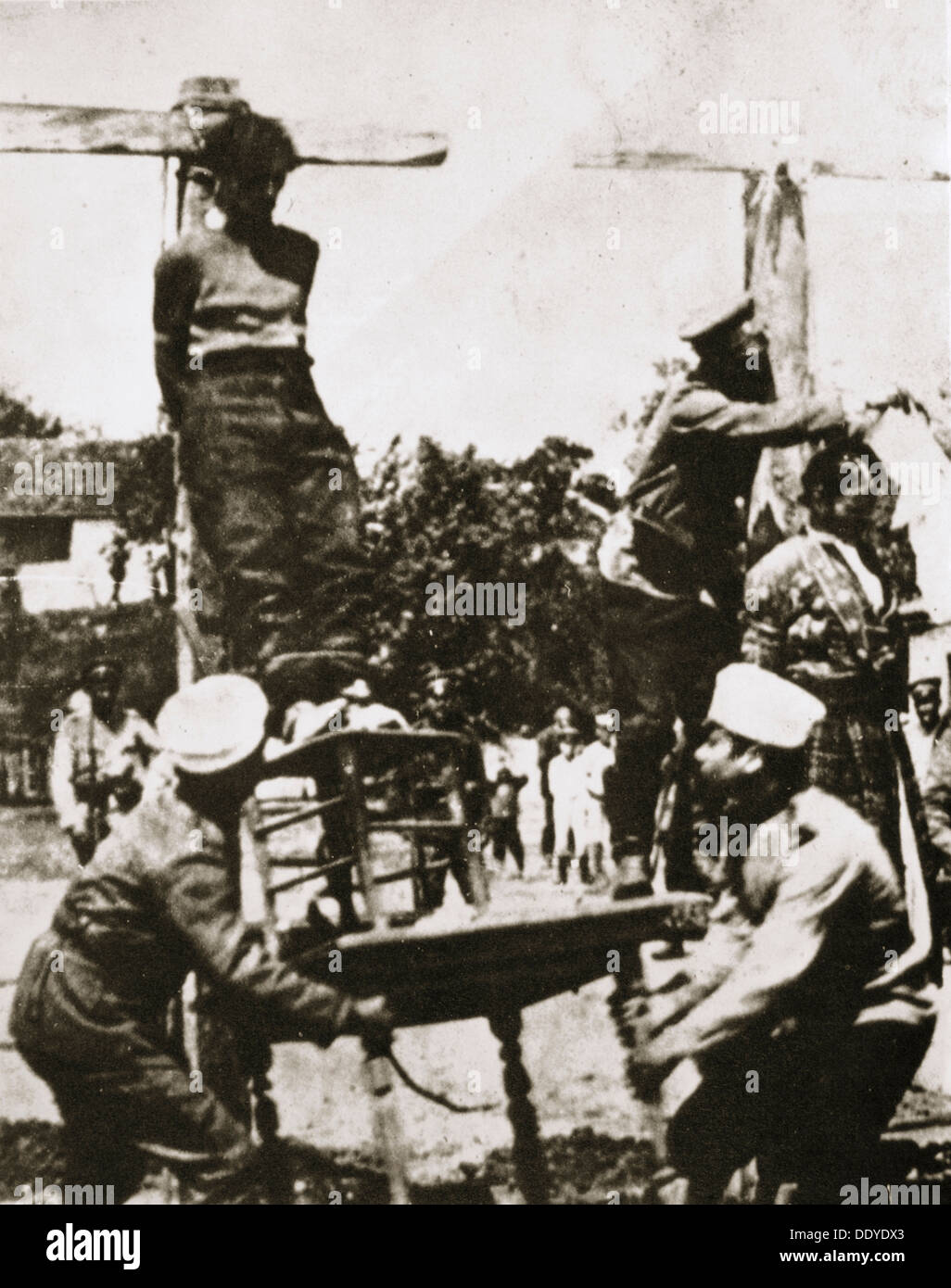 Bolschewiki hing von den Dorfbewohnern, Russischer Bürgerkrieg, 1920er Jahre. Künstler: unbekannt Stockfoto