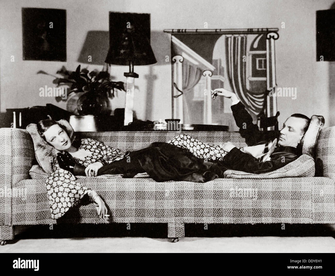 Noel Coward und Gertrude Lawrence in einer Szene aus "Private Lives", New York, USA, 1931. Künstler: unbekannt Stockfoto