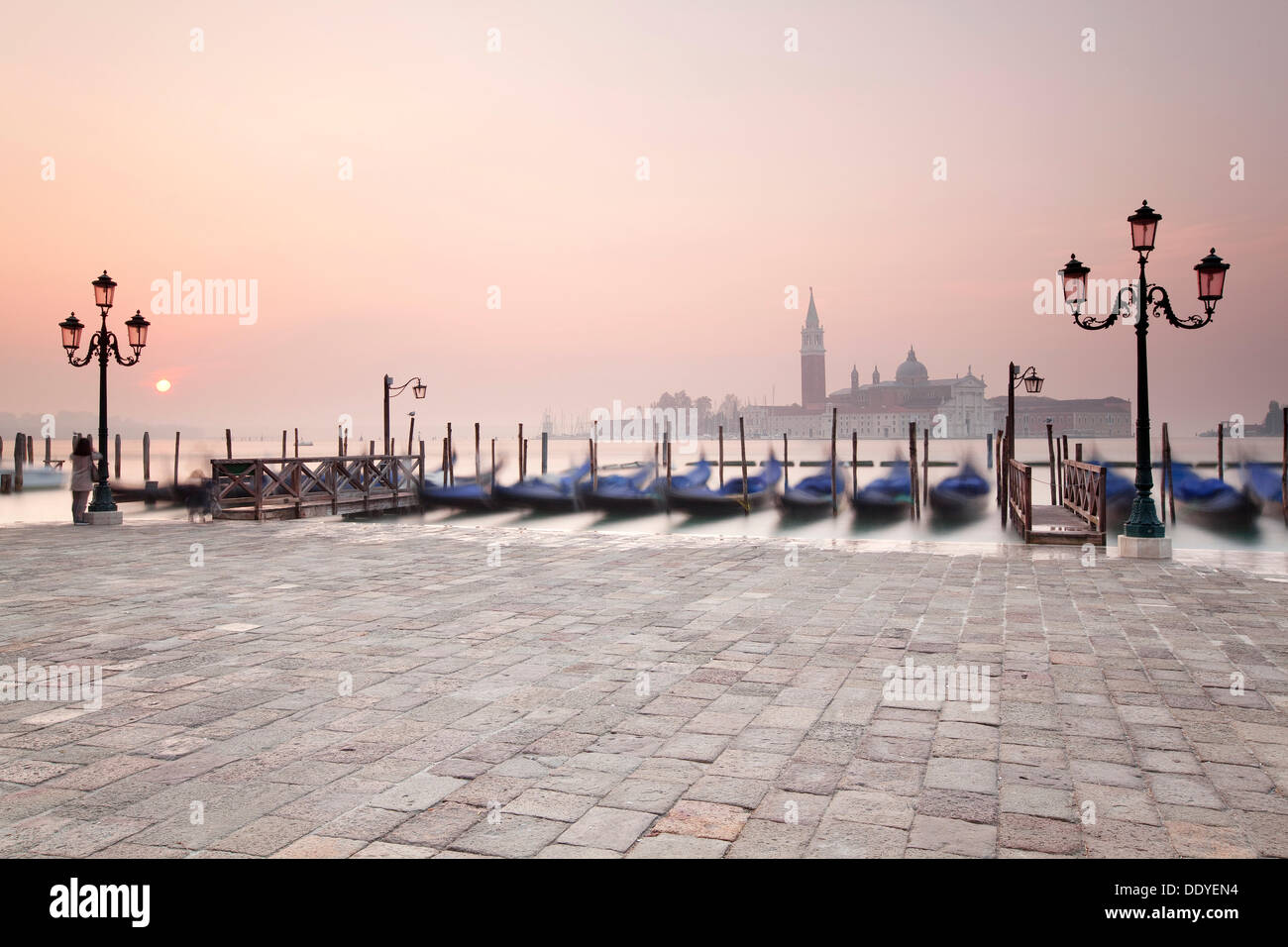 San Giorgio und Gondeln, vom Markusplatz aus gesehen Stockfoto