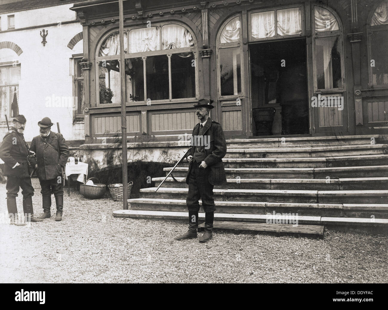 König Gustav V. von Schweden auf eine Jagdreise, Insel Ven, Scania, Schweden, 1909. Artist: Unbekannt Stockfoto