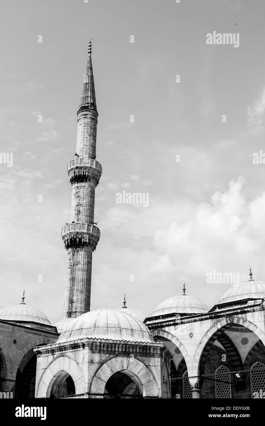 Ein Minarett einer Moschee in Istanbul Stockfoto
