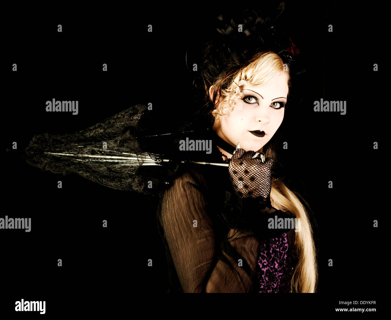 Frau, Gothic, ernst, Sonnenschirm Stockfoto